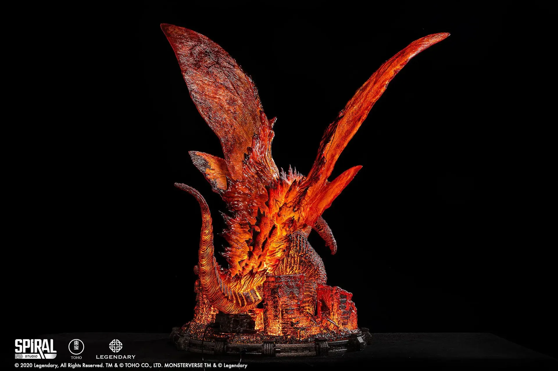 Burning Godzilla Statue - Deluxe Edition