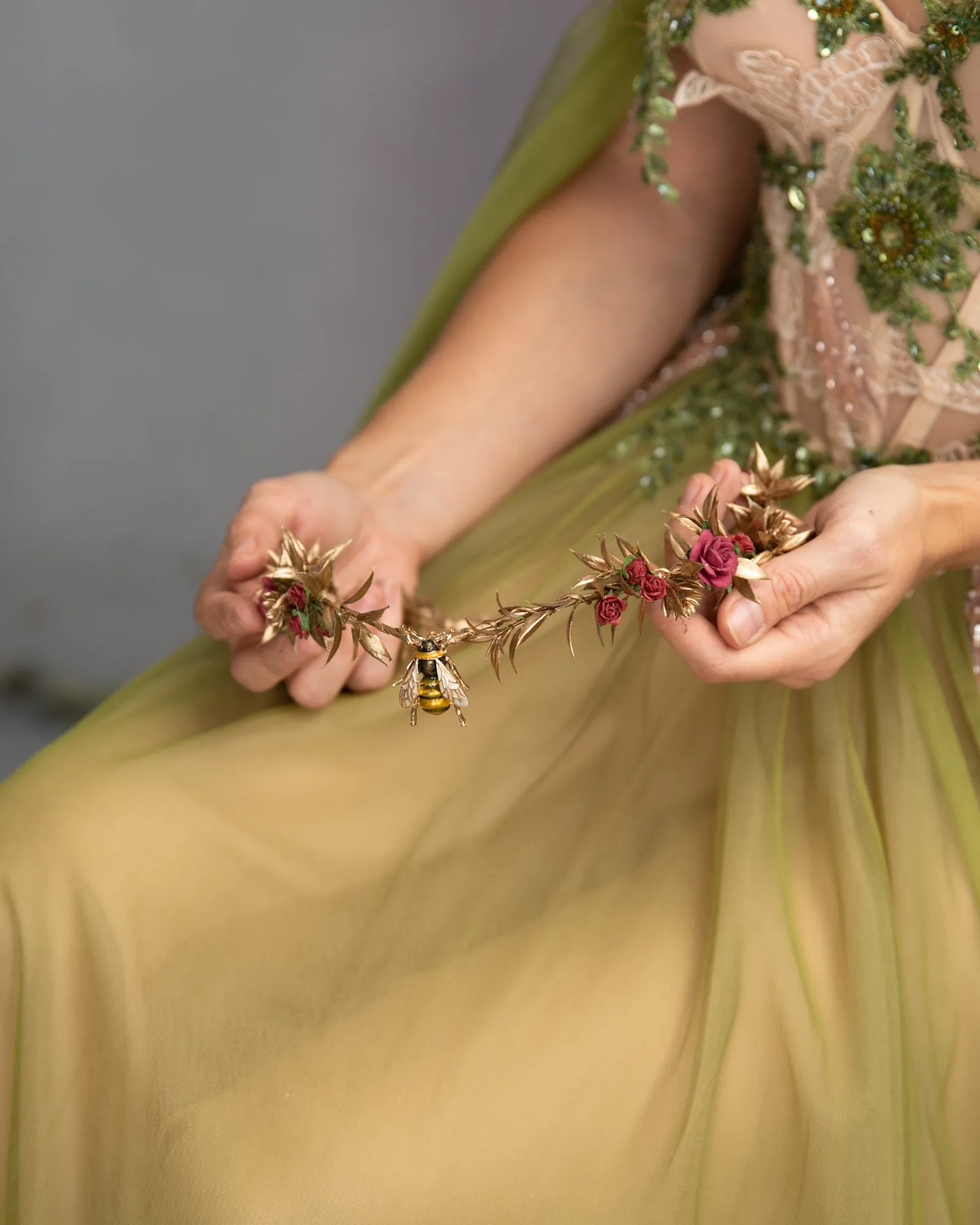 Flower elven tiara with a bee